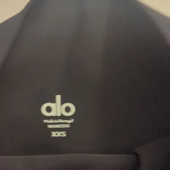 ALO Yoga Black Leggings With Front Cutouts - Picture 7 of 8